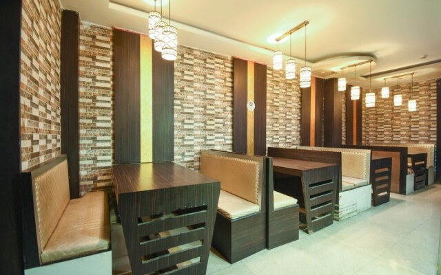 OYO 41435 Golden Residency