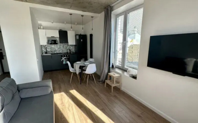 Cozy apartment on Novoselov street 105