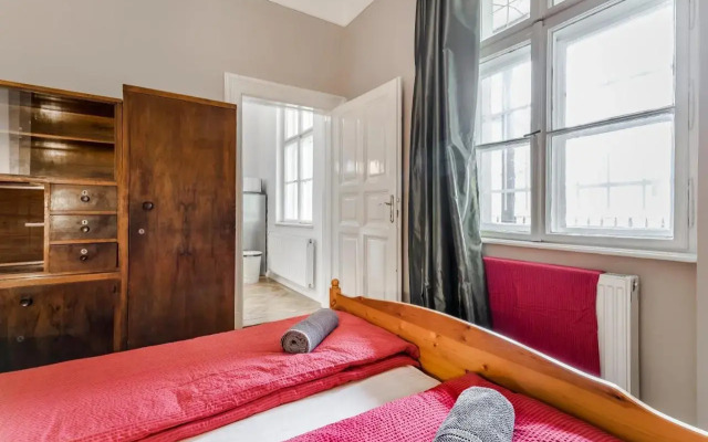 BERTA - 4 Bedrooms, 3 Baths