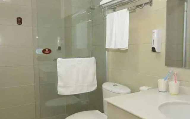 Super 8 Zhenjiang Maisha