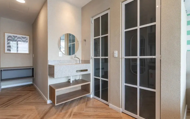 Sea View and Balcony With Bathtub Q4