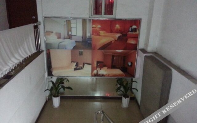 Tiankuo Hotel (Shenzhen Nanyou Subway Station Clothing Wholesale Market)