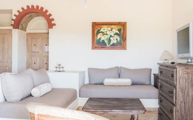 Relaxing Villa + Pool + Bar