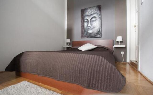 Royal Center Apartment