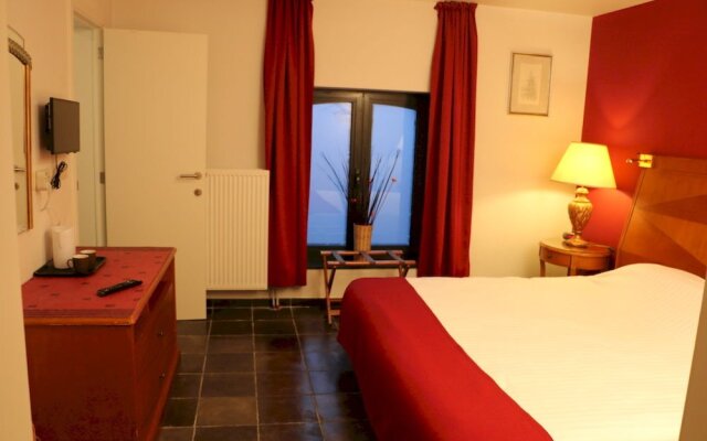 Le Central Hotel