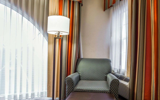 Comfort Suites Sumter near Shaw AFB