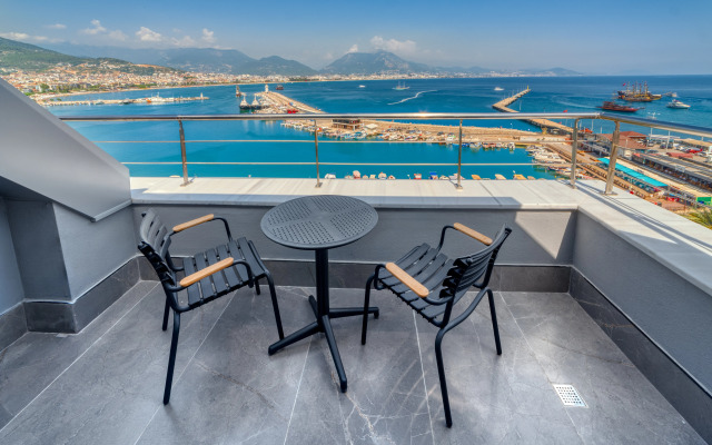 Numa Port Hotel