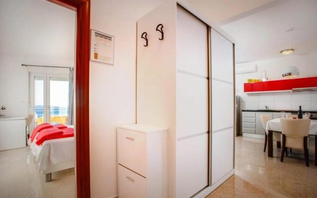 Comfy Beach Apartments With its own Balcony