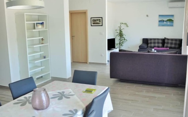 Apartments Zora 1629