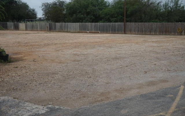 Pearsall Executive Inn