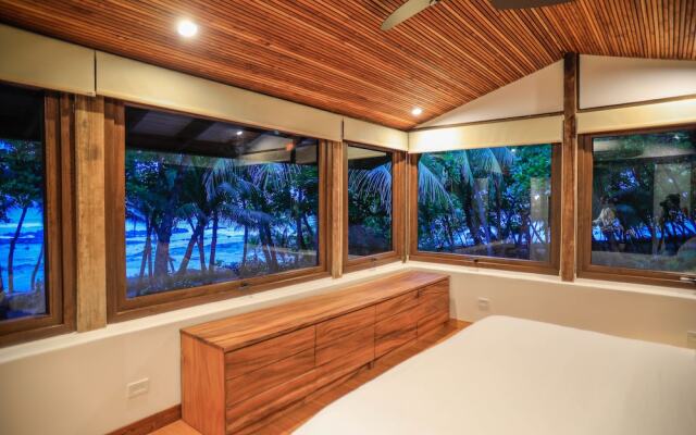 Nekaui Beachfront Villa 1 - Experience Nature