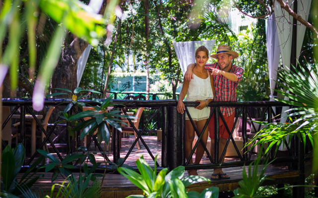 The Reef Playacar Beach Resort & Spa