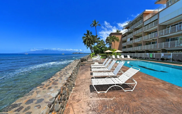 Lahaina Roads #205 1 Bedroom Condo by Redawning