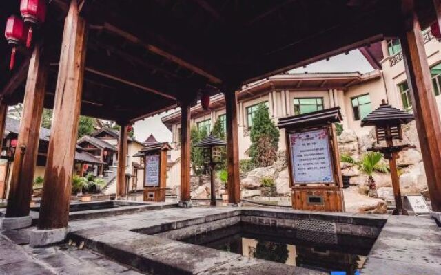 Tanghe Hot Spring Holiday Hotel