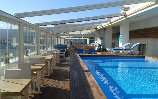 Azure Vista Residence and Suite Hotel