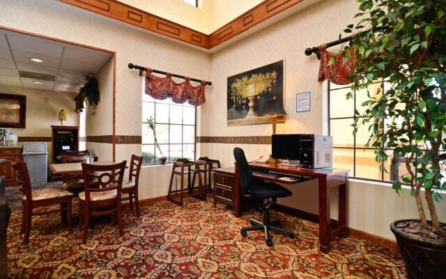Best Western Bradbury Inn & Suites