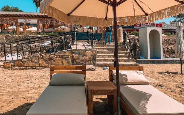 Kalia Beach Hotel Side
