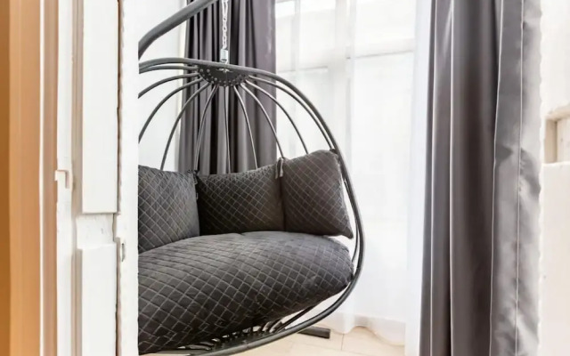 Spacious Apartment on Bagdat Street Kadikoy