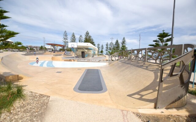 Scarborough Beach Front Resort Shell 13