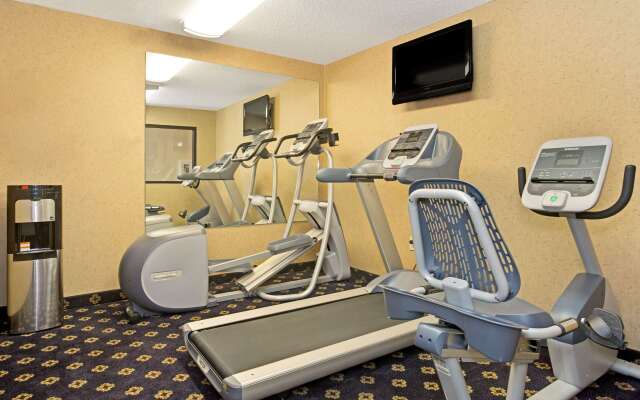 Hawthorn Extended Stay by Wyndham Cincinnati/Sharonville