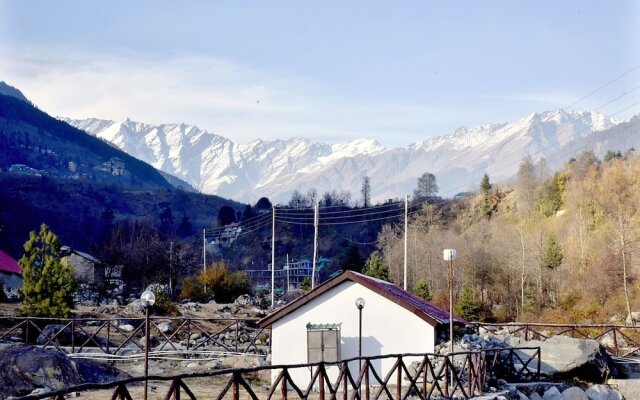 OYO 10633 The Shivalaya Retreat With In