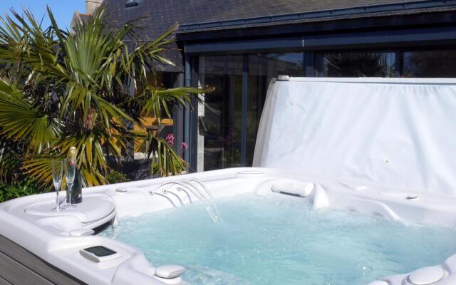 Holiday Home With Jacuzzi, Guisseny