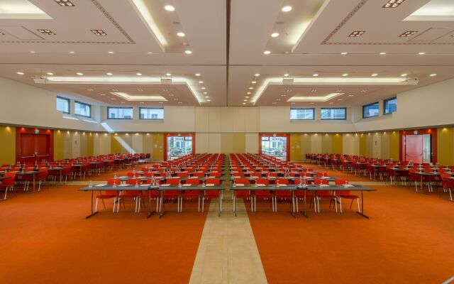 Holiday Inn Berlin Airport - Conference Centre by IHG