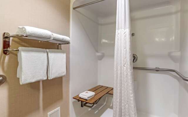 Comfort Suites Downtown Carlisle