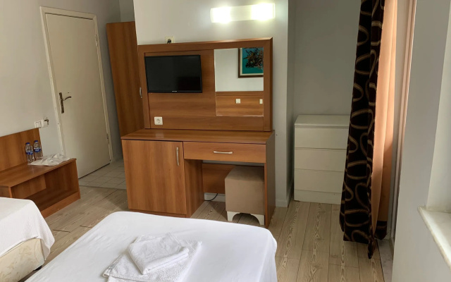 Belcan Hotel - Image 2