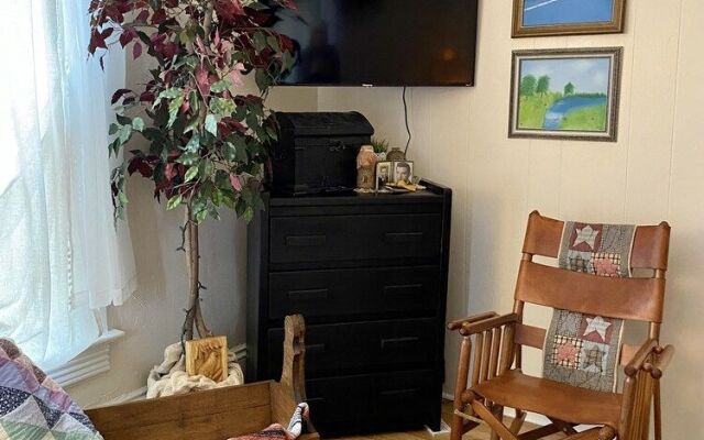 Charming Apartment in the Heart of Oshkosh