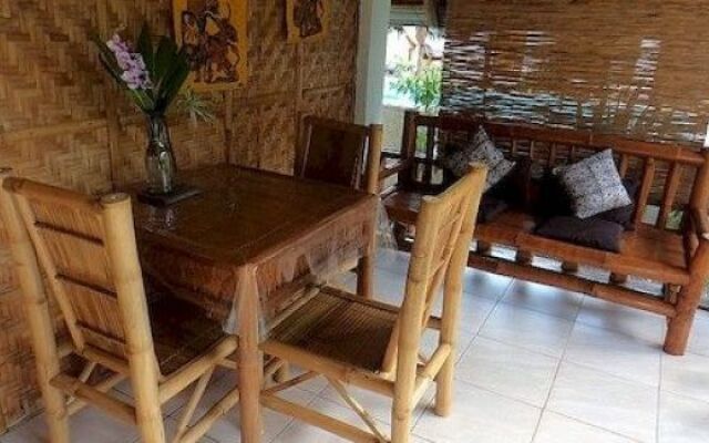 Alumbung Tropical Living