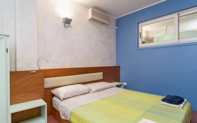 SESTRI MARE 5 AR122 (3 guests)