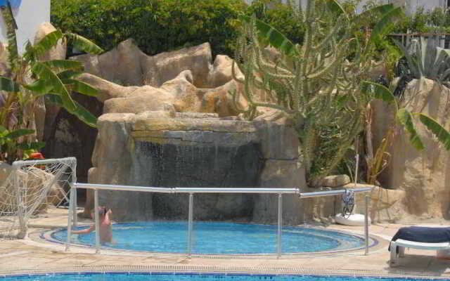 Ladonia Hotels Leo Beach Resort