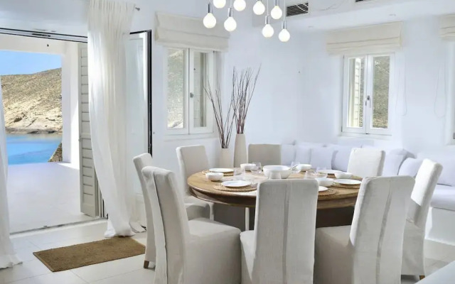 Luxurious 7 Bedroom Villa in Fokos Beach