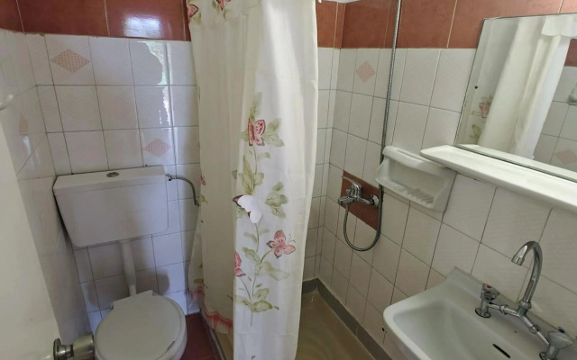 Elena Pool Apartments