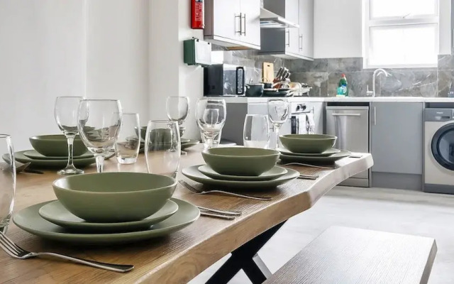 Modern Town Center Apartments Aldershot