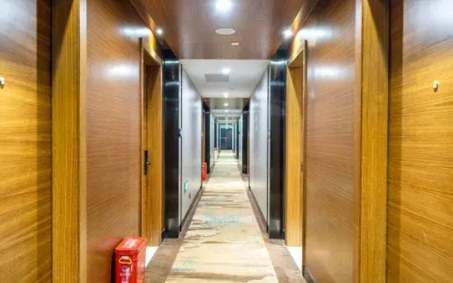Shenzhen huaqiaoli Hotel