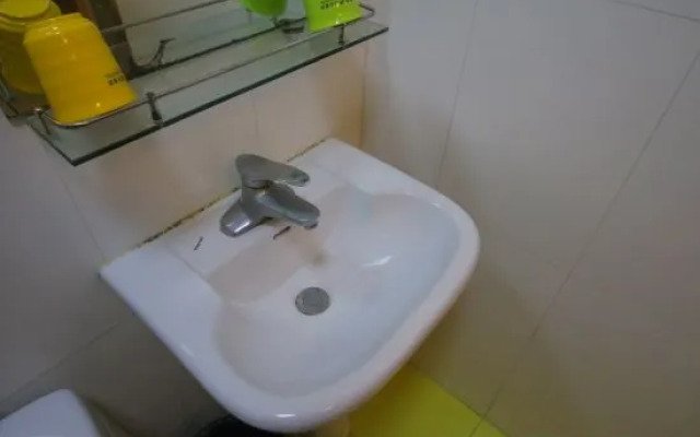 Stars 99 Hotel (Shanghai University of Finance and Economics)