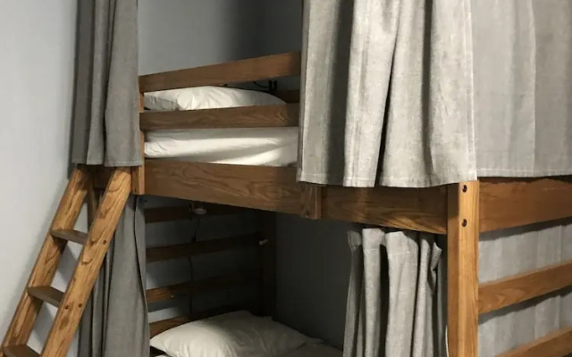 The Clarence Park - Hostel