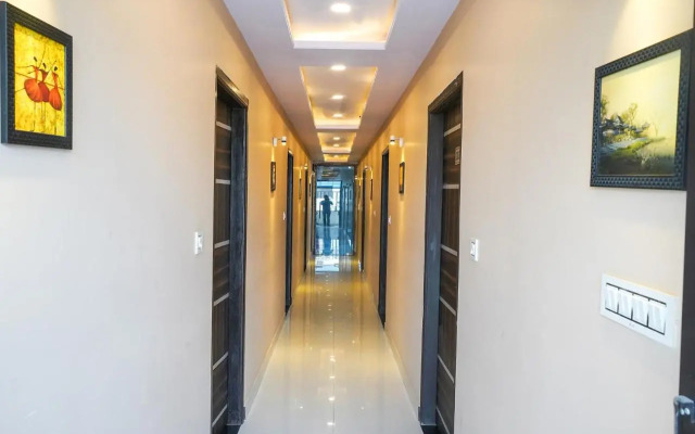 FabExpress Travelers Lodge