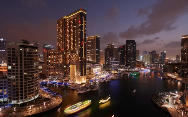 Fantastay Continental Towers