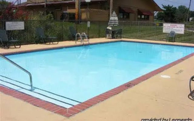 SureStay Plus Hotel by Best Western St. Louis Westport