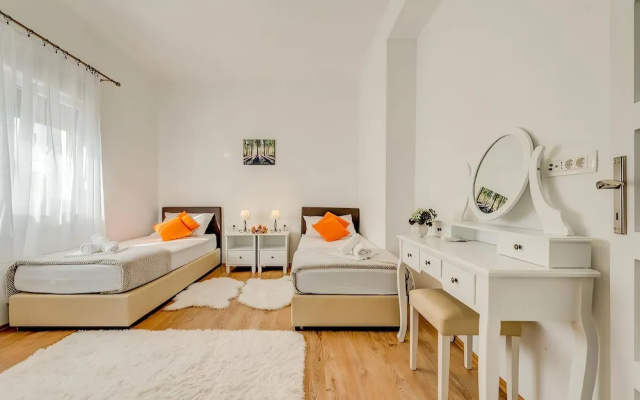 Happy Home - Rental Residence