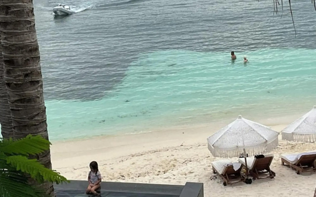 Maria's Kan Kin with Private Beach