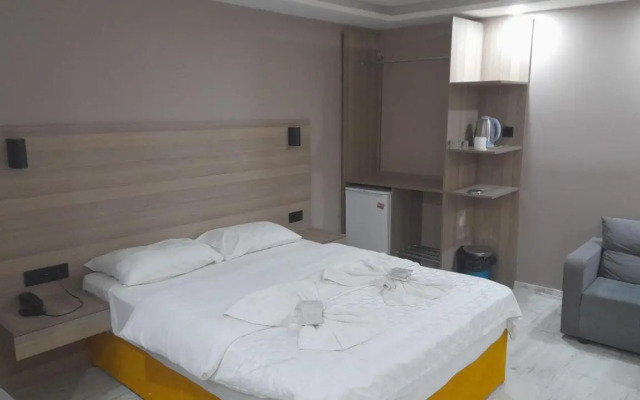 Moon Suit Otel