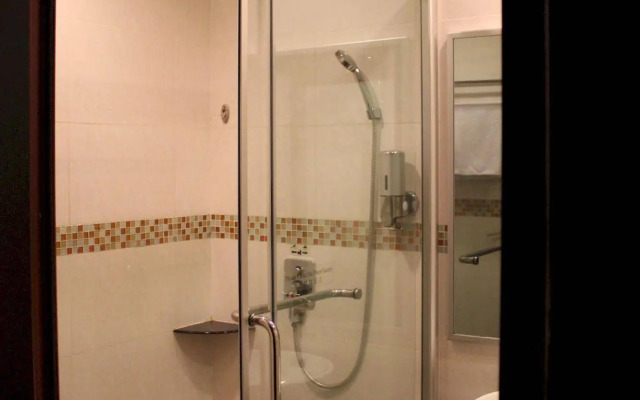 Hotel 17