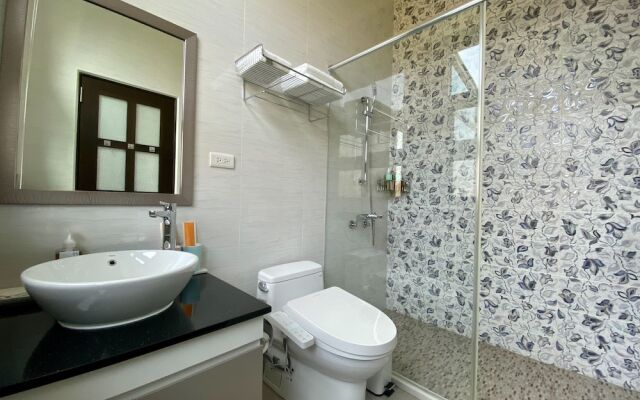 Follow the Cloud B&B