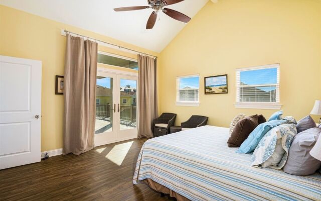 Sweetsol 4 Bedroom Home by RedAwning