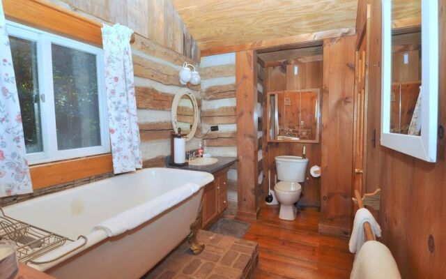 Pondview Cabin - Log Cabin Retreat