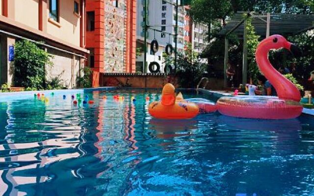 Puer Jiusi Suyuan Hotel